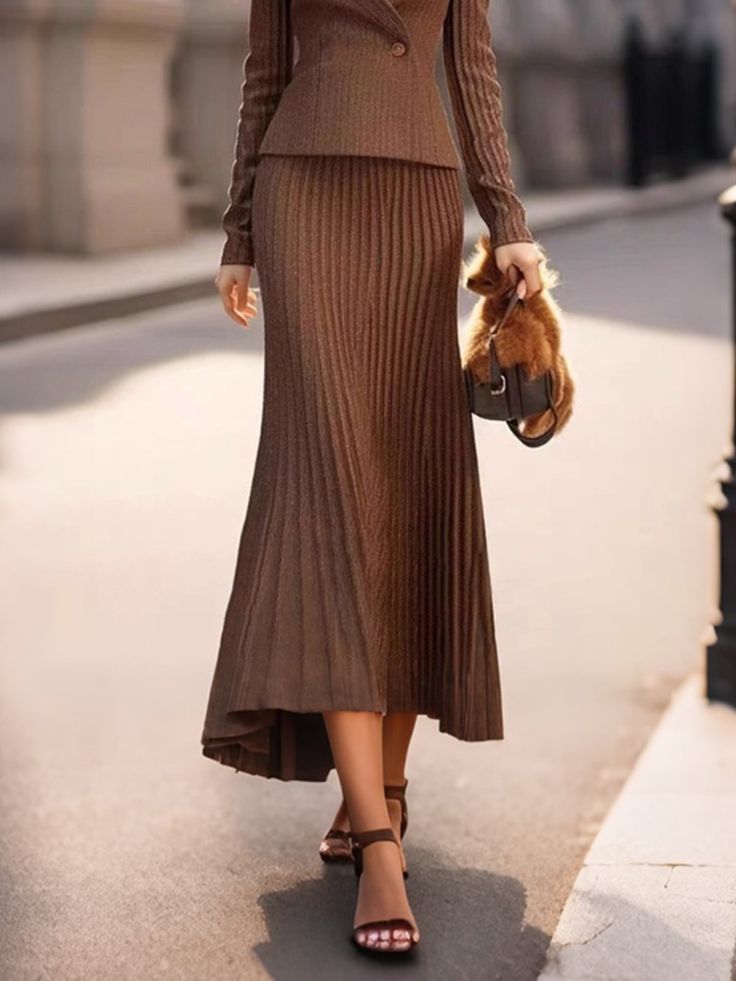 Affordable price buy Skirts on Stylewe, SPU: 11LSK85C2AA, Color: Coffee, Material:Acrylic, Thickness:Regular. Fitted Maxi Skirt, Maxi Skirt Fall, Brown Maxi Skirts, Concert Attire, Fashion Black And White, Outfit Inspiration Women, Loose Fit Sweater, Ideal Wardrobe, Knit Maxi Skirt