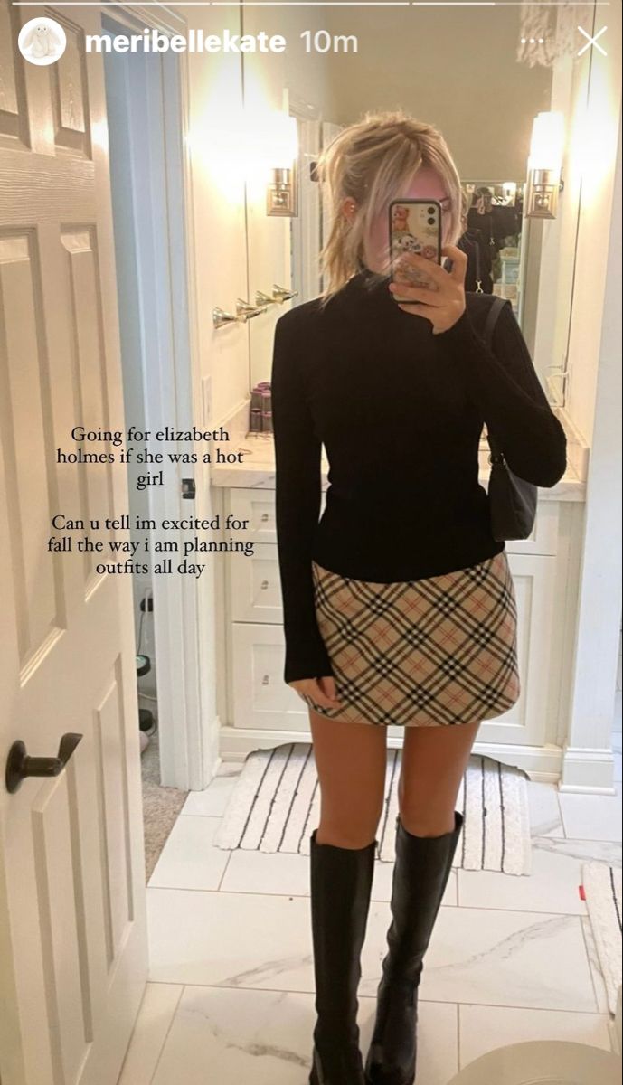 School Outfits Sixth Form, Burberry Skirt Outfit, Sixform Outfits, Sixthform Outfits, Gossip Girl Outfits Inspiration, Turtleneck And Skirt, England Outfits, Form Outfits, Australian Winter