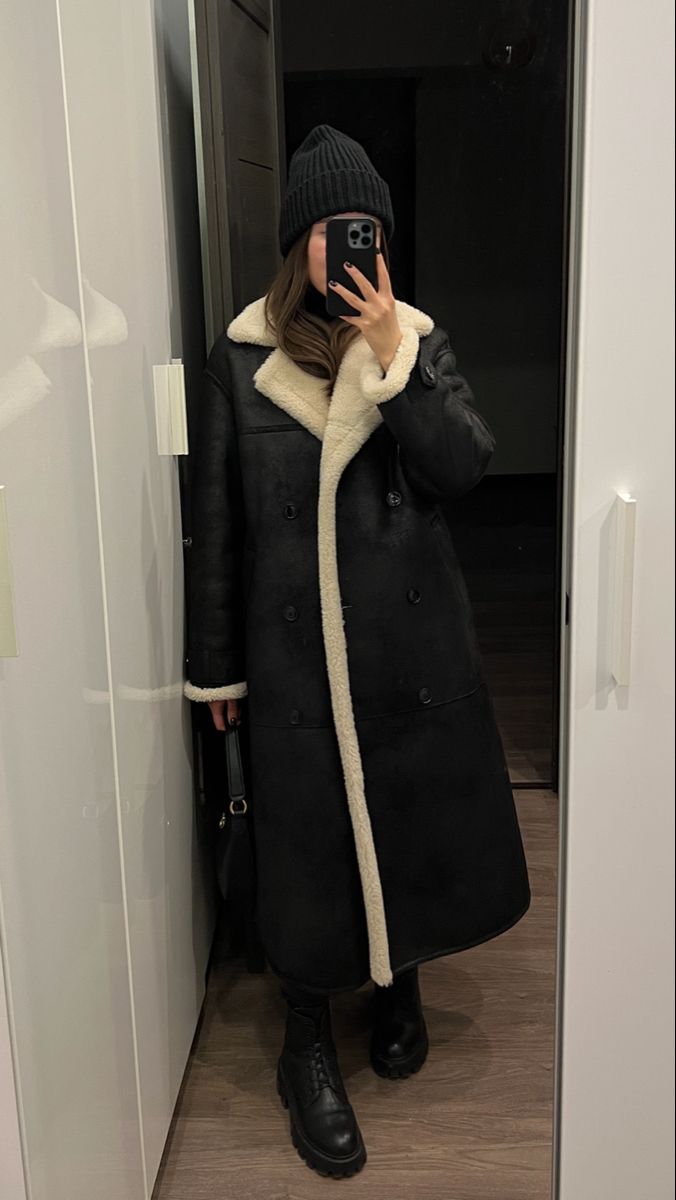 Coat Winter Outfit, Fashion Terminology, Chic Dressing, Cold Outfits, Sheepskin Coat, Coat Winter, Hijabi Fashion, Shearling Coat, Modest Fashion Outfits