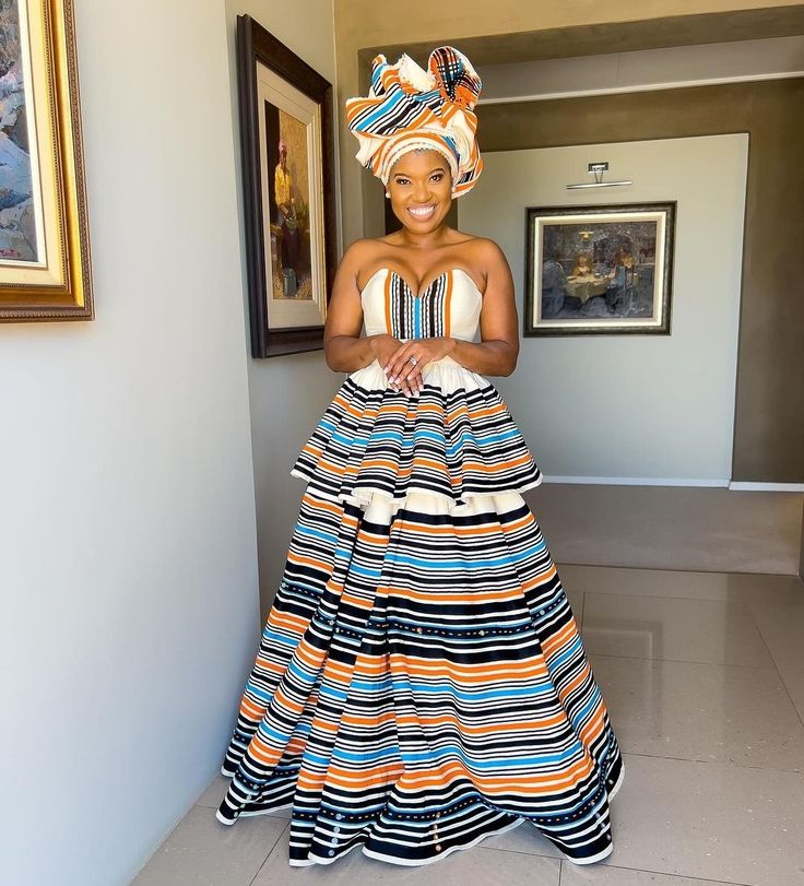 Xhosa Lobola Attire, Bayelsa Traditional Attire, South African Traditional Dresses Xhosa, Xhosa Wedding Dresses Traditional, Traditional Dresses Xhosa, Xhosa Wedding Attire, Umbaco Xhosa, Umbhaco Xhosa Designs, Modern Traditional Dresses