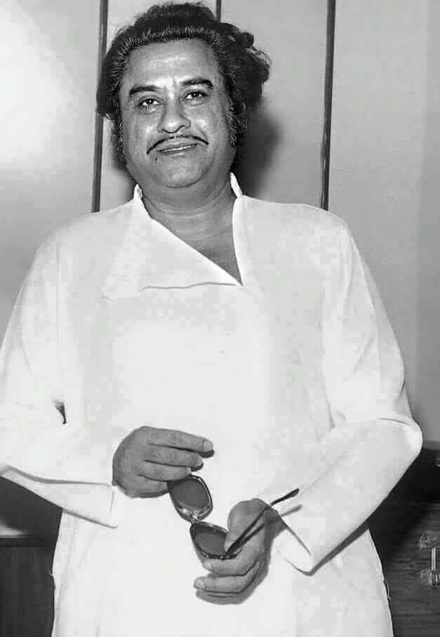 Kishor Kumar, Sanjeev Kumar, Indian Movie, Kishore Kumar, Bollywood Pictures, Legendary Singers, Bollywood Photos, History Of India, Indian Music