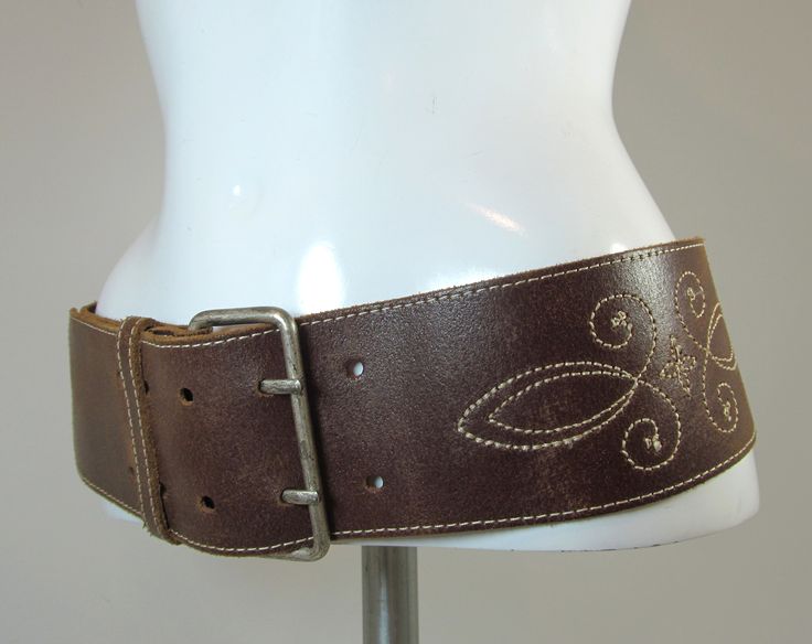 Wide Brown Leather Belt, Big Leather Belt, 70s Belts, Brown Belt Outfit, Belts Aesthetic, Statement Belts, Stylish Belts, Big Belt, Chunky Belt