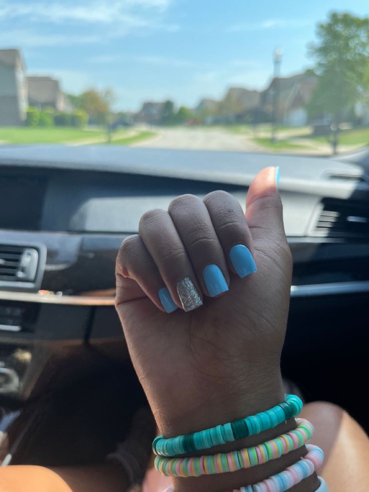 Nails With Glitter Ring Finger, Light Blue And Silver Nails, Blue Nails With Glitter, Nails With Blue, Blue And Silver Nails, Blue Glitter Nails, Nails With Glitter, Glitter Ring, Light Blue Nails