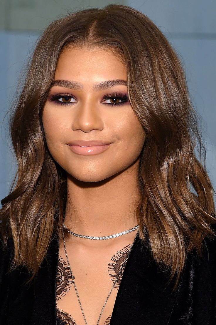 Zendaya  - HarpersBAZAAR.com Zendaya Hair, Dunner Wordend Haar, Midlength Haircuts, Shoulder Length Hair Cuts, Haircuts For Fine Hair, Mid Length Hair, Medium Hair Cuts, Shoulder Length Hair, Medium Length Hair Cuts