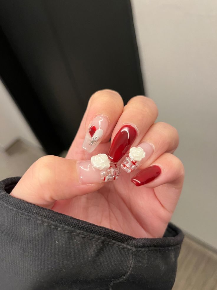 Lunar New Year And Valentines Nails, Red Nails Chinese New Year, Lunar New Years Nails, Nail Chinese New Year, Nail Art Chinese New Year, Chinese New Year Nail Art, Chinese Nails Designs, Chinese New Year Nails, Chinese New Year Nail