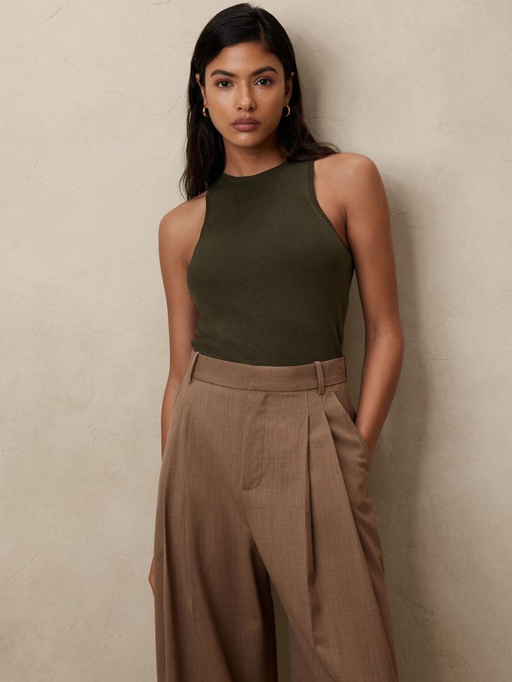 Milano Sweater Tank with Silk + Cashmere | Banana Republic Green Tshirt Outfit, Earthy Tone Outfits, Green Outfits For Women, Olive Green Outfit, Olive Clothing, Deep Winter Colors, Unique Yarn, Monochromatic Outfit, Brown Outfit