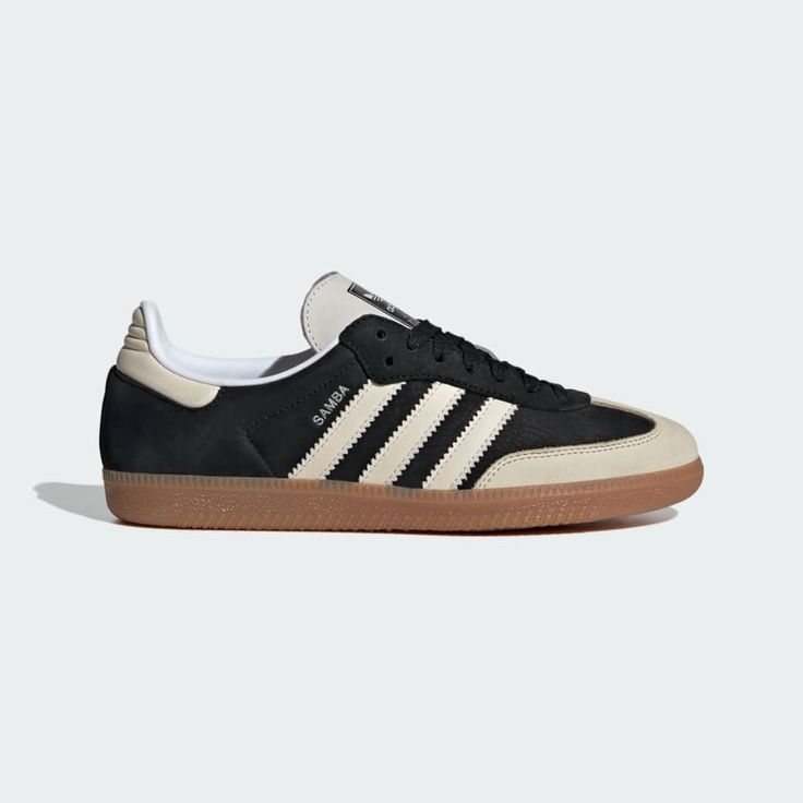 Inspired by an iconic indoor football shoe from the 1950s, these modernized classic adidas shoes are made for life on the move. The smooth leather upper, reinforced toe and gum rubber outsole provide retro appeal and durability for all your adventures. Signature 3-Stripes give a nod to adidas' heritage. Lightweight and low-profile, these shoes will become your everyday go-to for an effortlessly cool look. Adidas Special, Spezial Adidas, Winter Shoe Trends, Gazelle Adidas, Adidas Shoe, Outfit Adidas, Samba Shoes, Adidas Handball, Handball Spezial