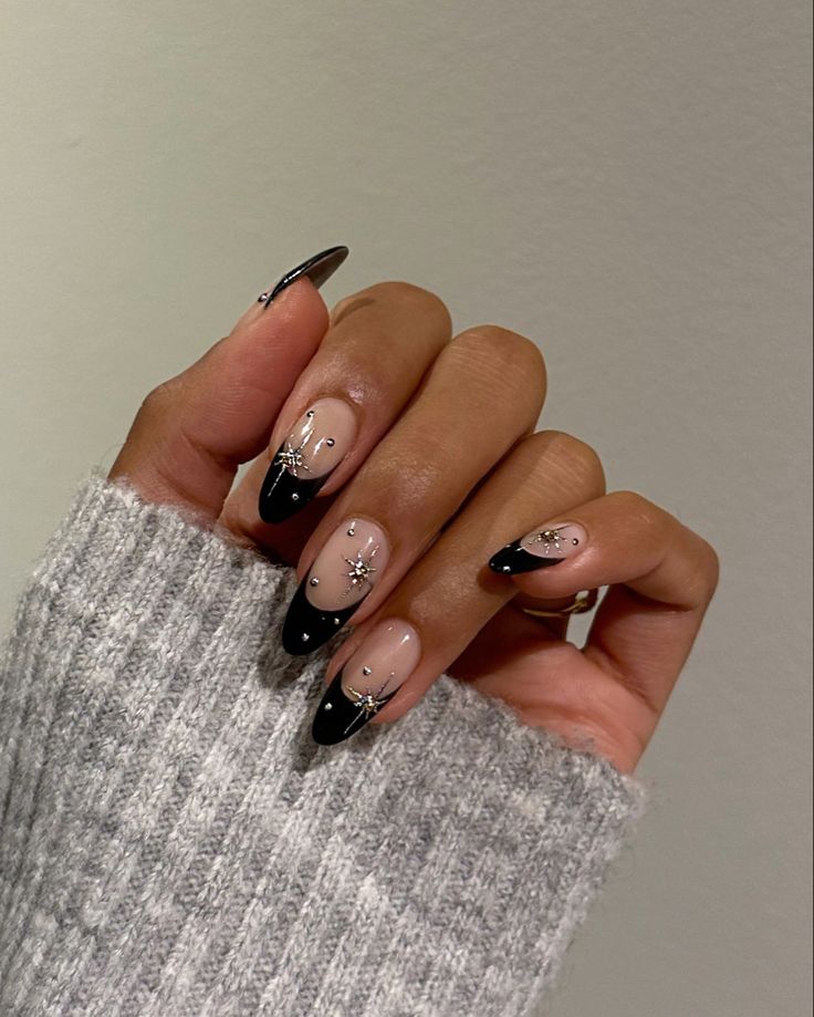 Black french tips. Classy halloween nails. Simple halloween nails Cute Black Acrylics, Black Nail Patterns, Cute Almond Nails Design Black, Prom Nail Black, Black Tips With Design, Cute Black French Tip Nail Designs, Black Nail Inspo Acrylic Almond, Black Tip Design Nails, Black French Tips Halloween