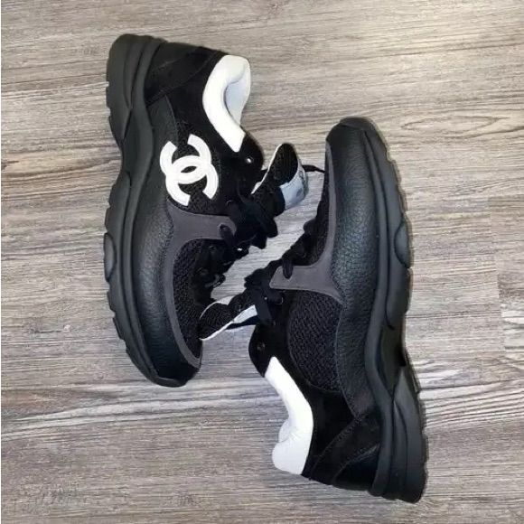 Black/White New Original Box Receipt Additional Laces Chanel Sneakers Outfit Black Women, Chanel Trainers Outfit, Chanel Sneakers Outfit, Chanel Shoes Outfit, Chanel Tennis Shoes, Chanel Trainers, Chanel Men, Trainers Outfit, Shoes Chanel