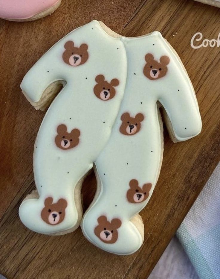 there is a cookie shaped like a teddy bear