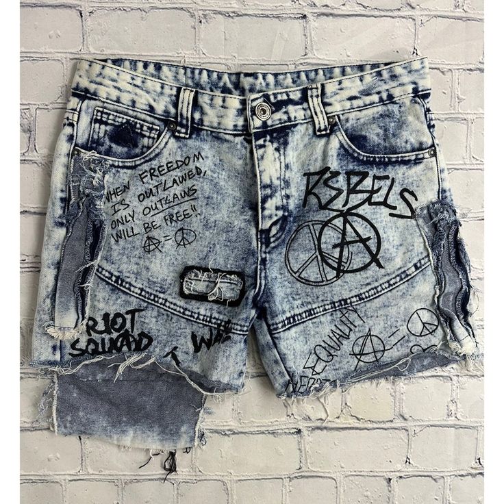 Product Description Product Name : Custom Distressed Denim Knee Shorts * Product Condition: Brand New (Ds) * Product Price : $250 * Authentic * Brand : Custom * Item Code Sku : * Color-Way : Blue * Size Report: 32 ( M) * Waist: 17 Inch * Inseam: 7 Inch * Leg Opening : 10.5 * Front Rise: 10 Inch * Thigh: 11.5 Inch * Knee: 10.5 Inch * Length: 16 Inch Edgy Mid-rise Blue Bottoms, Edgy Blue Mid-rise Bottoms, Punk Jeans With Pockets For Summer, Edgy Light Wash Cotton Bottoms, Edgy Medium Wash Jeans For Summer, Edgy Medium Wash Summer Jeans, Edgy Washed Denim Blue Bottoms, Dark Wash Denim Grunge Jean Shorts, Edgy Denim Blue Bottoms For Summer