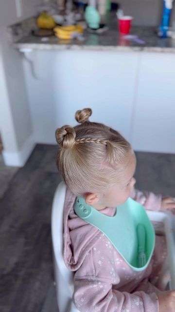 Flower Girl Hairstyles Toddler Fine Hair, Toddler Claw Clip Hairstyles, Toddler Hair Clips Styles, Toddler Beach Hairstyles, Hairstyles For Thinner Hair Toddler, Hairstyles For 2 Year Girl, Hairstyles For One Year Old Baby Girl, Infant Hair Styles, One Year Old Girl Hairstyles