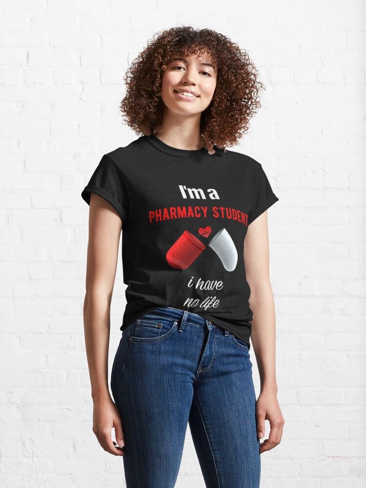 This funny pharmacist design is perfect for medicine students,great and funny gift idea for him and for her,bDesign is also a great fit for The World Pharmacist Day. I Love My Girlfriend, Jamie Fraser, Creative Designs, Comfy Tees, Gray Tshirt, John Wick, Christmas Shirts, Funny Tshirts, Classic T Shirts