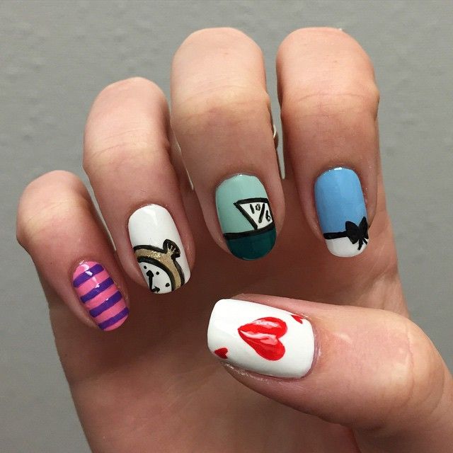 Nails Summer Vacation, Alice Nails, Summer Nails 2018, Alice In Wonderland Nails, Summer Vacation Nails, Wonderland Nails, Disney Nail Art, Disney Nail, Nail Pops