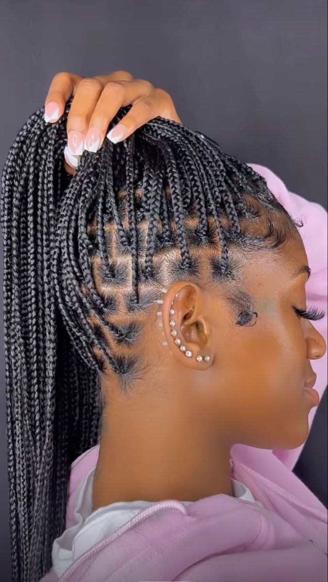 Women Ear Piercings, Piercing Ideas Black Women, Ear Piercing Ideas Black Women, Ear Piercing Ideas Black, Ear Piercings Black Women, Piercings Black Women, Aesthetic Ear Piercings, Ear Piercings Aesthetic, Ear Piercings Placement Chart