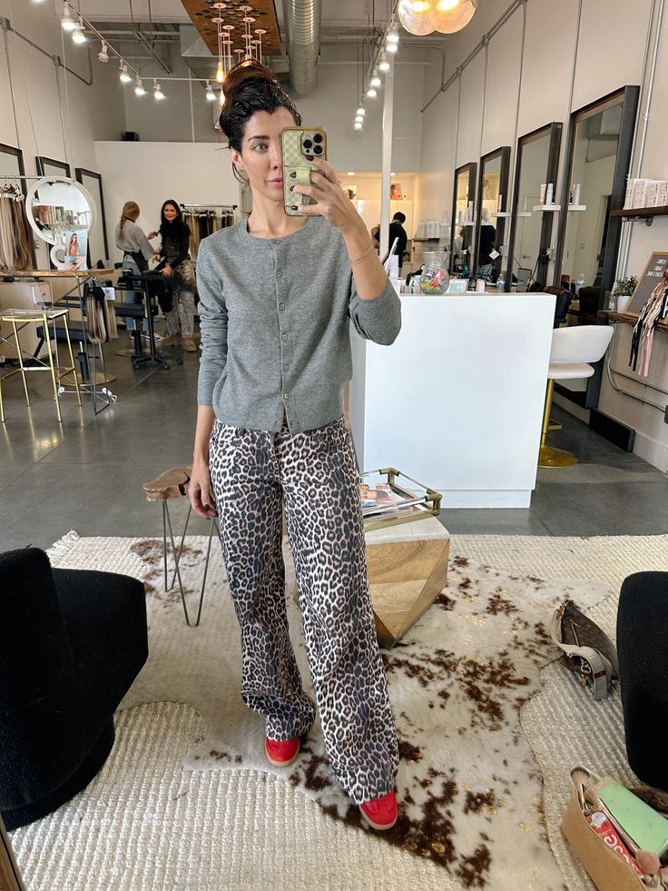 This+cardigan+is+a+10/10+(I+have+the+small)+tons+a+bit+oversized+I+could+of+sized+down+a+size.+And+25+regular+in+Jeans+(tts)!+#leopardjeans+#casuallook+#falllook+  #LTKFindsUnder50+#LTKFindsUnder100+#LTKSeasonal Samba Og Shoes, Cozy Home Decor Ideas, Best Fall Outfits, Leopard Jeans, Chic Boots, Autumn Look, Cozy Home Decor, Comfy Sweaters, Fun Family