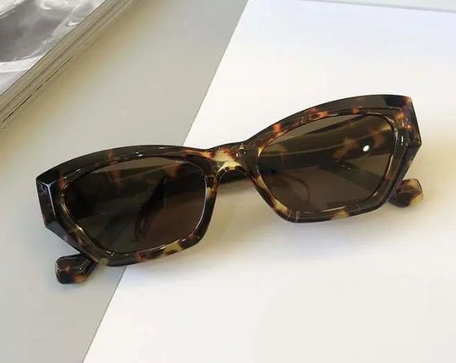 An easy medium between small sunglasses and oversized options, geometric ones are sure to become something that you’ll fall fast and hard for come fall. These frames are exquisite and should be worn as a flex only. Grace your look with these frames as a standout accessory, all the while protecting your eyes from sunrays and alluring glances. Show off your edgy and bold style with unique geometric frames! Size: Small/Medium Frame width 146mm Bridge 12mm Lens width 62mm-150mm High-quality PC Singl Luxury Box Packaging, Small Sunglasses, Eye Doctor, Frame Collection, Bold Style, Luxury Packaging, Eyeglass Case, Polarized Lenses, Glasses Case