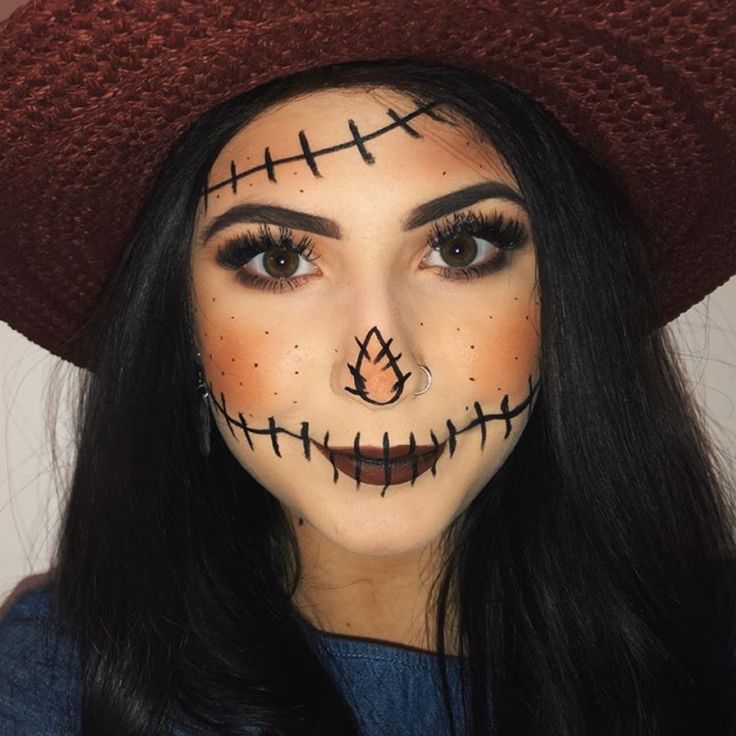 Scarecrow Makeup Ideas, Scarecrow Halloween Makeup, Skeleton Face Paint, Maquillage Halloween Simple, Makeup Ideas For Halloween, Halloween Costumes Scarecrow, Scarecrow Makeup, Halloween Make-up Looks, Halloweenský Makeup