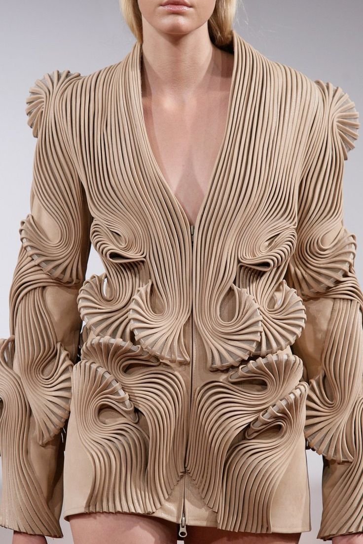 Architectural Fashion, Origami Fashion, Sculptural Fashion, Iris Van Herpen, Stephane Rolland, 3d Fashion, Vogue Germany, Futuristic Fashion, Avant Garde Fashion