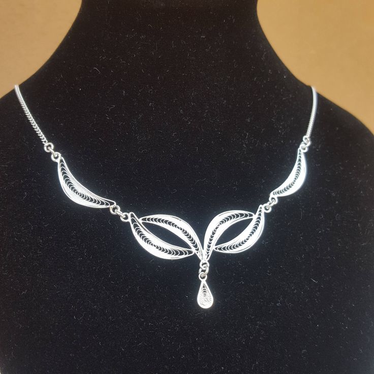 Filigree necklace, handmaded in Italy, weight: 5.5 gr Matchable with https://www.etsy.com/it/listing/527417796 All items are handmade and personally designed. Custom orders are welcome! Wedding Filigree Teardrop Necklace, Ornate Silver Teardrop Necklace, Elegant Teardrop Sterling Silver Necklace, Ornate White Gold Necklace With Intricate Design, Handmade Silver Teardrop Necklaces, Handmade Silver Teardrop Necklace, Ornate Teardrop Necklace For Gift, Silver Teardrop Necklace Hallmarked, White Ornate Filigree Necklace