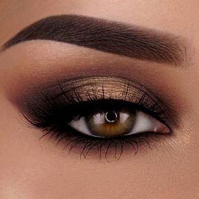 You need to see these makeup looks for your light brown eyes. Get inspiration for your future makeup and find out which colors are the most flattering. Machiaj Smokey Eyes, Flawless Makeup Tutorial, Hazel Eye Makeup, Pretty Eye Makeup, Alat Makeup, Smink Inspiration, Dramatic Makeup, Beautiful Eye Makeup, Makijaż Smokey Eye