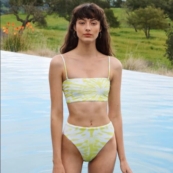 New With Tags Size Au 12/Us 8 Color: Limeade Detachable Adjustable Shoulder Straps Stretch Fabric And Fit Self:68% Nylon, 32% Elastane Contrast:83% Poly, 17% Elastane Lining:88% Poly, 12% Elastane Hand Wash * Matching Bottom Available In Separate Listing, Size Au 14/Us 10 * Offers Welcome! Smoke Free, Pet Friendly Home. Items Are Sold As Is. Please Ask Questions Before Purchasing. No Trades. Tags: Revolve, Nordstrom, Anthropologie, Day, Night, Date, Spring, Summer, Anthro, Beach, Swim, Vacation, Spring Pool Swimwear In Neon Yellow, Neon Yellow Swimwear For Spring Beach Outing, Neon Yellow Swimwear For Spring Beach, Neon Yellow Swimwear For Spring Poolside, Neon Yellow Summer Swimwear For Beach Season, Neon Yellow Swimwear For Beach Season, Neon Yellow Swimwear For Poolside Summer, Neon Yellow Summer Swimwear For Beach, Neon Yellow Swimwear For Summer Sunbathing