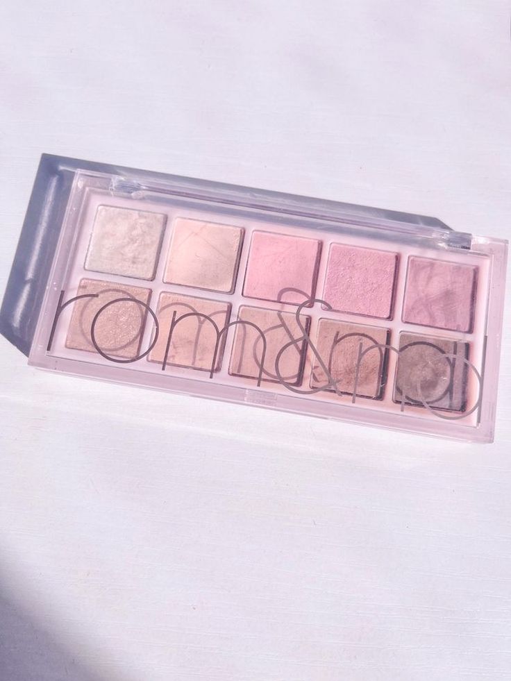 rom&nd Romand Eyeshadow Pallete, Douyin Eyeshadow, Romand Eyeshadow, Romand Lip Tint, Douyin Aesthetic, Xiaohongshu Makeup, Korean Eyeshadow, Makeup Douyin, Douyin Makeup