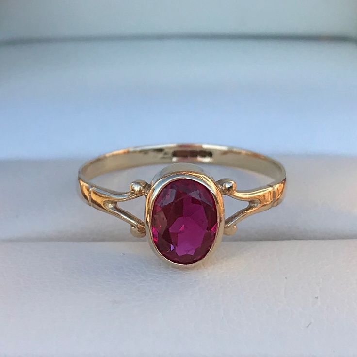 Gold Ring Designs Stone, Ruby Ring Designs Gold, Stone Ring Design Gold For Women, Stone Ring Design Gold, Stone Rings Women, Ruby Gold Ring, Ruby Ring Designs, Stone Rings For Women, Stone Ring Design