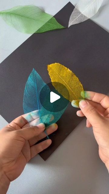 Leaf Art Diy, Homemade Bookmarks, Leaf Projects, Diy Crafts Bookmarks, Weekend Crafts, Bookmark Craft, Easy Paper Crafts Diy, Crafts For Seniors, Leaf Crafts