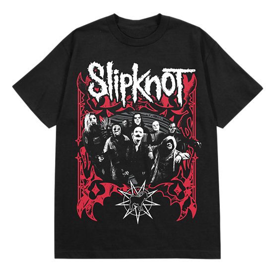 a black shirt with the words slipknot on it