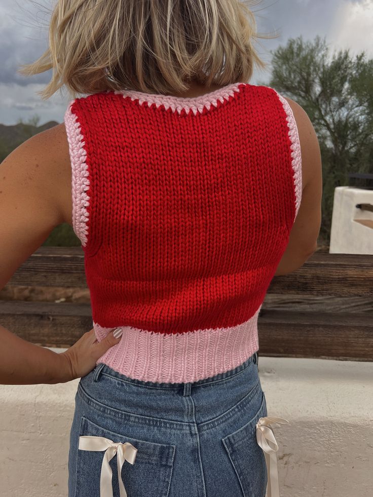 Our 'Going Places' tank features a v-neckline, chunky knit fabric, contrast color detailing, crop fit, and sleeveless style. The model is 5'5" with a 34" bust, 25" waist and is wearing a small. If in between sizes, size up! Runs tight. Size Recommendations 0-2:S, 4-6:M, 8-10:L Going Places, Knit Tank, New Arrival Dress, Knit Tanks, Chunky Knit, Contrasting Colors, Knit Fabric, Knitted Fabric, Product Launch