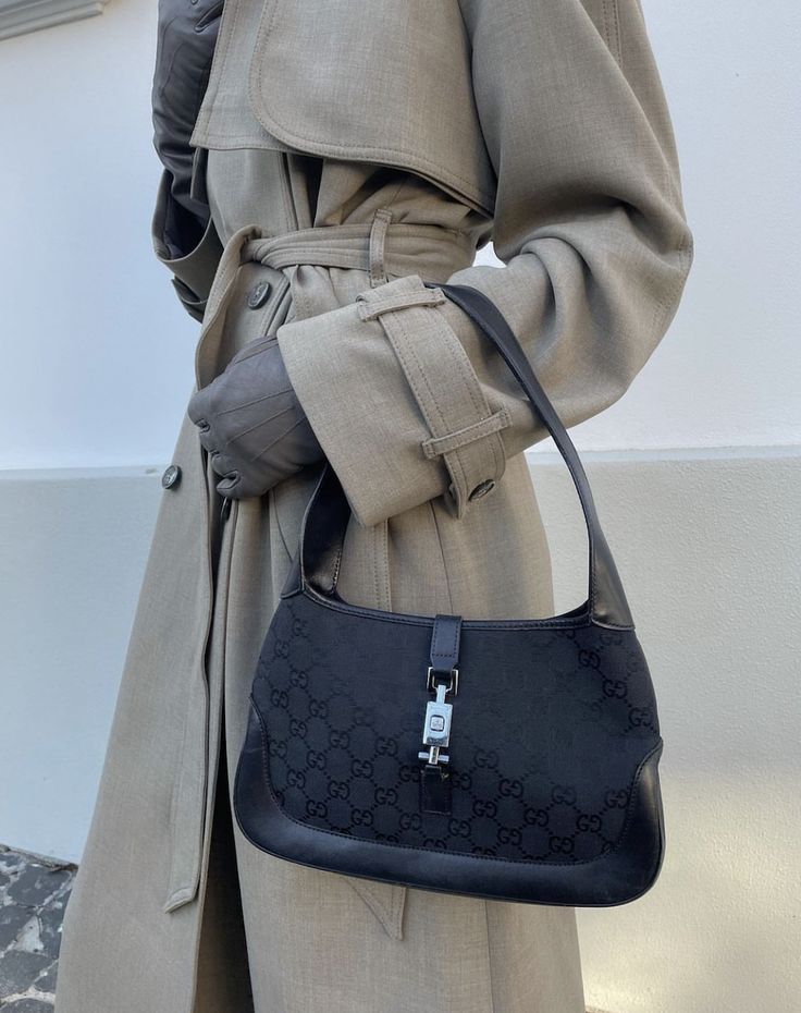 Vintage Bag Outfit, Gucci Handbags Vintage, Fendi Vintage Bag, Gucci Bag Outfit, Gucci Ophidia Bag, Vintage Gucci Purse, Gucci Vintage Bag, Vintage Designer Bags, Black Suede Booties