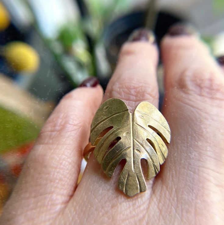 Monstera Leaf Jewelry, Monstera Jewelry, Ceramic Accessories, Ceramic Accessory, Jewelry Design Inspiration, Ceramic Rings, Botanical Beauty, Leaf Jewelry, Metal Engraving