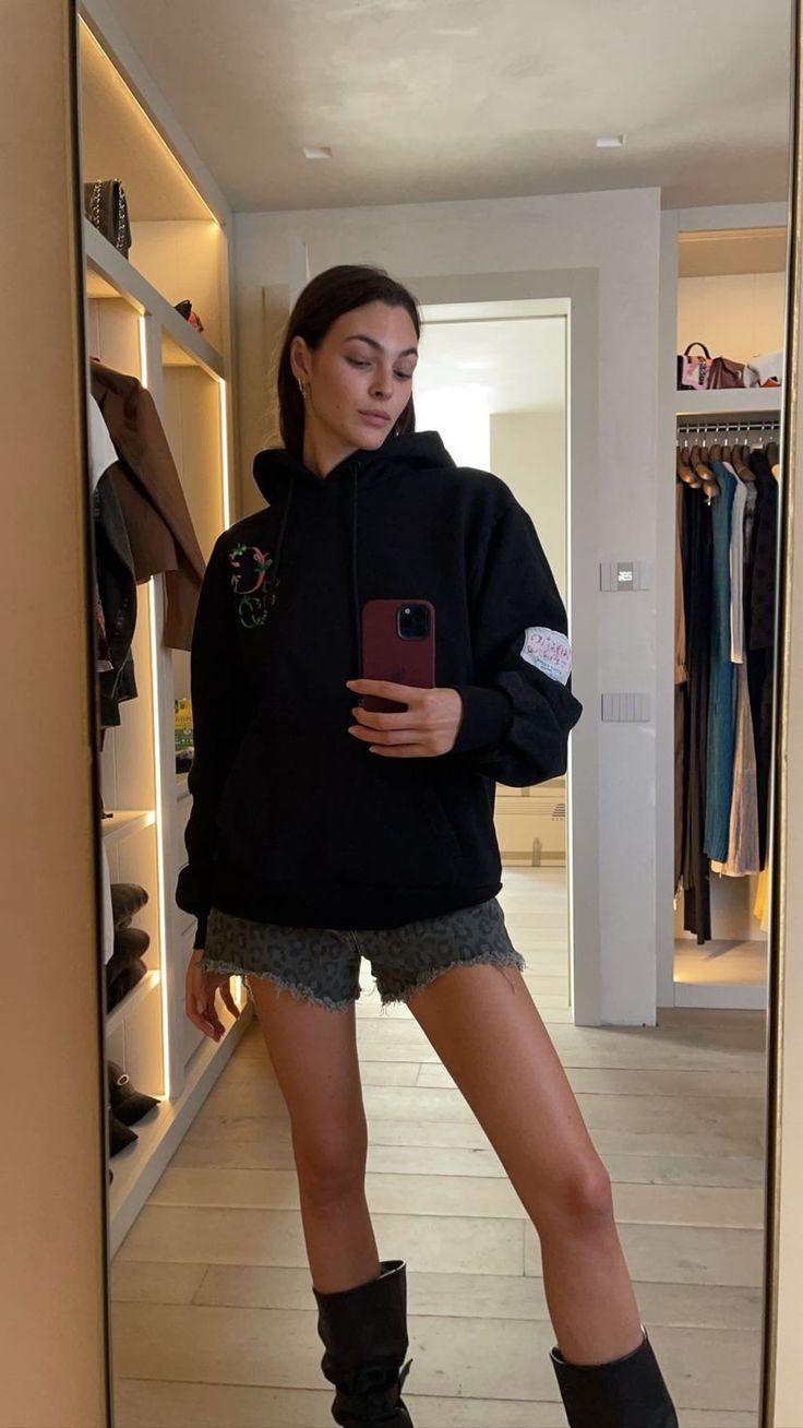 Victoria Ceretti, Vittoria Ceretti, Bella Hadid Outfits, Model Inspo, Girls World, Todays Outfit, Models Off Duty, Vintage Glamour, Celebrity Outfits