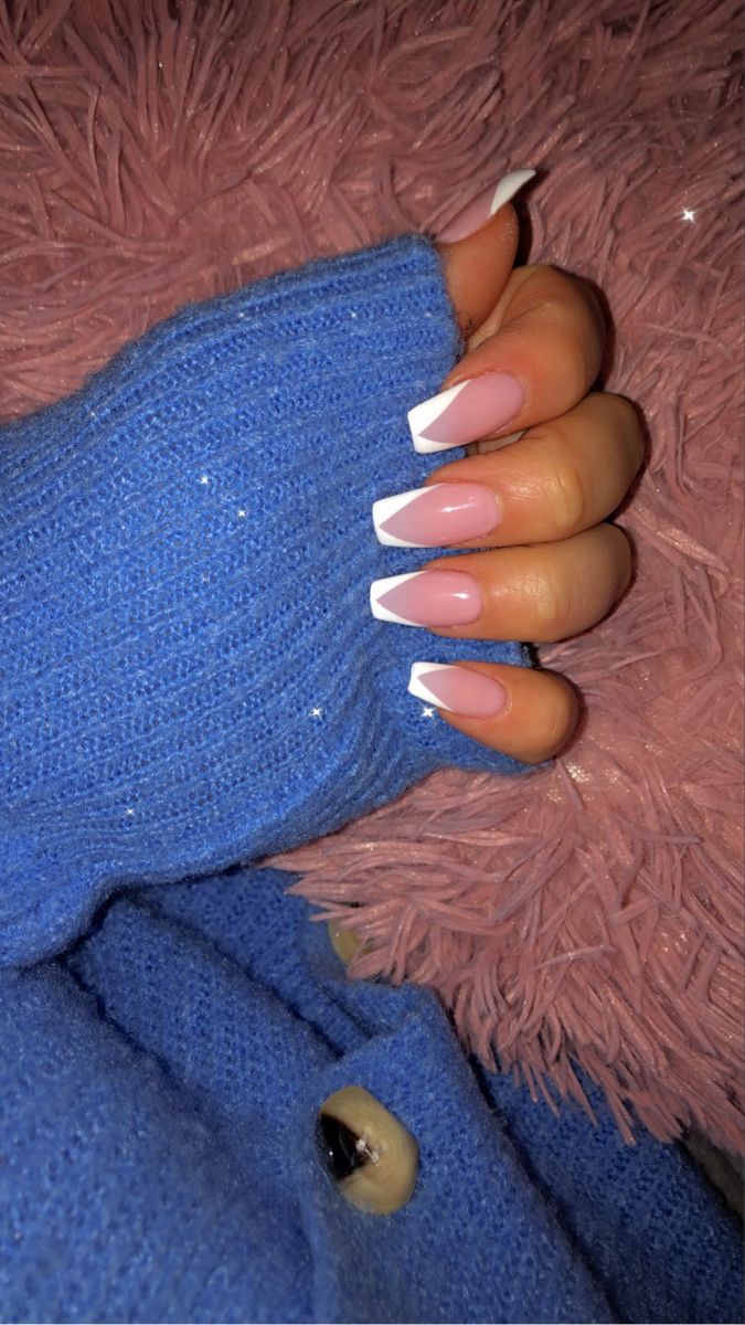 French Triangle Tip Nails, Pointed French Tip Nails Square, White French Tip Nails Triangle, Triangle French Manicure, Triangle French Tip Acrylic Nails, Triangular French Tip Nails, French Tips Triangle, French Tip Triangle Nails, Triangle French Tip Nails Coffin