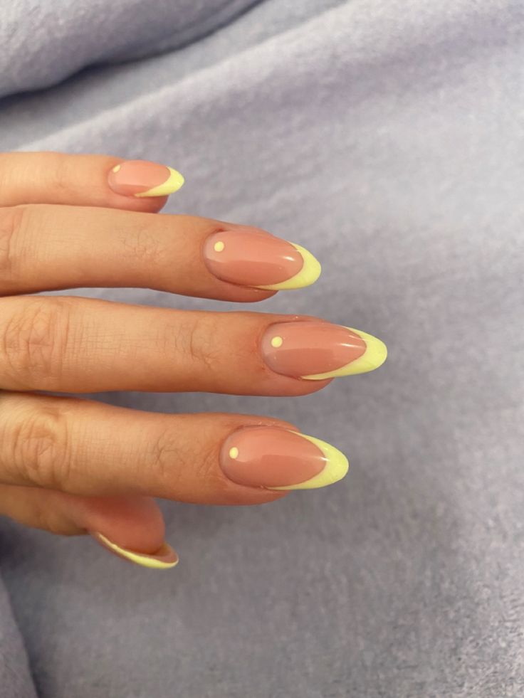 Perfect summer yellow nails design almond shape long medium nail art Nail Inspiration Yellow, Nail Design Yellow, Almond Nail Inspiration, Almond Acrylic Nails Designs, Sun Nails, Summer Nails Almond, Almond Acrylic, Yellow Nails Design, Summer Yellow