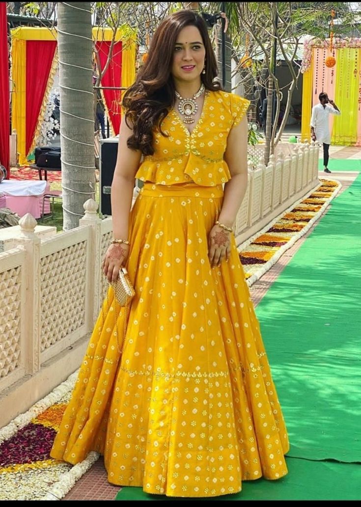 Outfit For Haldi Function For Bridesmaid, Haldi Dress, Haldi Outfits, Function Dresses, Haldi Outfit, Lehenga Designs Simple, Girls Frock Design, Long Dress Design, Saree Blouse Designs Latest