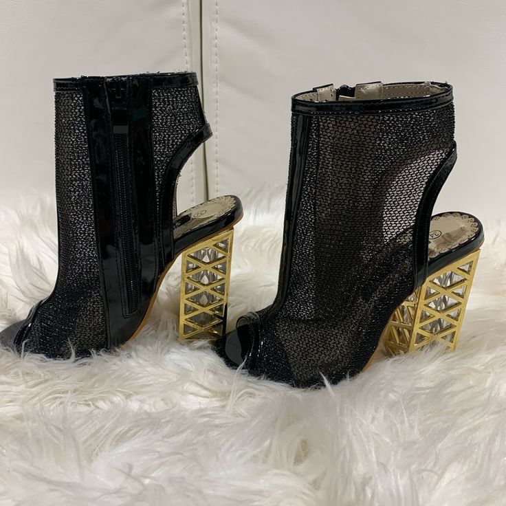 Size 34 But Runs A Bit Large And Fits Like A 4.5 Or 5 Us Condition Is Brand New Metallic High Heels, Shein Shoes, High Heeled Boots, High Heel Boots, Shoes Heels Boots, A 4, Shoes Women Heels, Heeled Boots, Shoe Boots