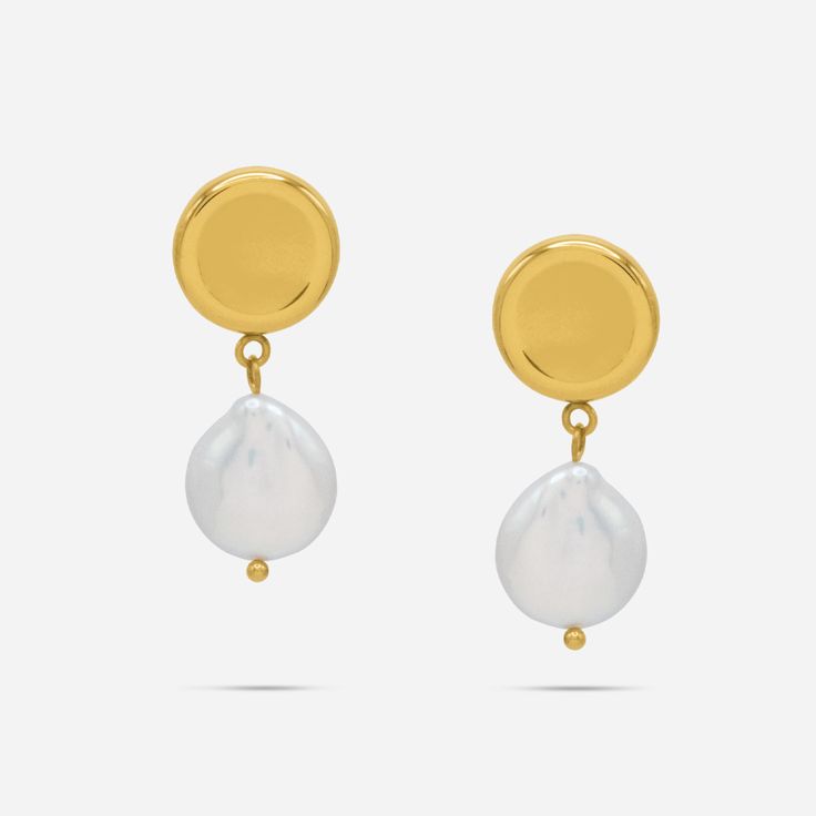 Experience a touch of elegance with our Ness Keshi Pearl Drop Earrings. Made with jewelry-grade stainless steel, these round mirrored stud earrings feature a dangling Keshi freshwater pearl. Elevate your style with these timeless and versatile earrings. Details: - Gold: 316L Stainless Steel, 18K Gold PVD Plated, Keshi Freshwater Pearls- Silver: 316L Stainless Steel, Keshi Freshwater Pearls Modern Round Pearl Earrings With Pearl Charm, Tarnish-resistant Pearl Drop Earrings, Minimalist Metal Pearl Drop Earrings, Classic Metal Pearl Earrings With Pearl Charm, Classic Metal Earrings With Pearl Charm, Modern Round Pearl Earrings, Timeless Round Pearl Pendant Earrings, Minimalist Tarnish-resistant Round Pearl Earrings, Modern Pearl Charm Earrings