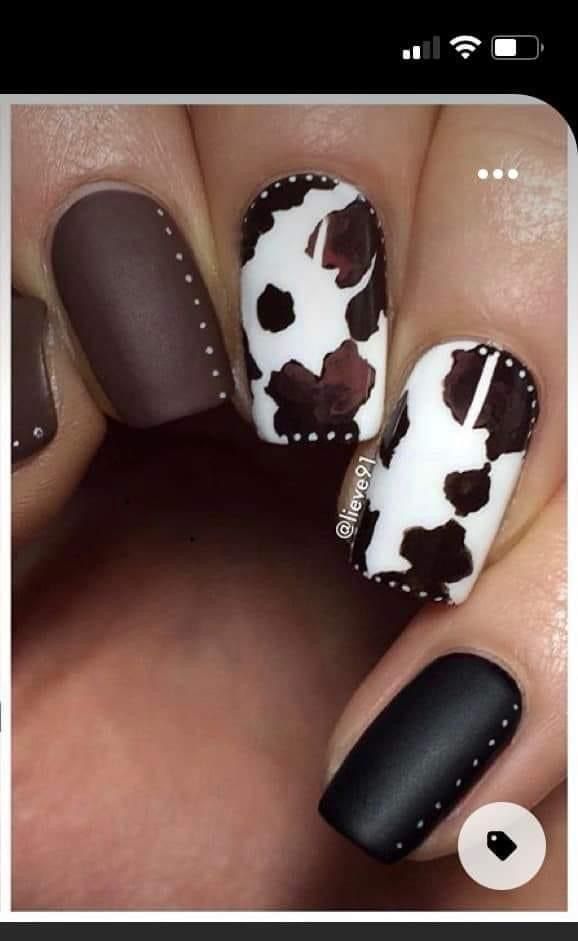 Nail Ideas Western, Nails Cowgirl, Western Style Nails, Western Nail Ideas, Cowgirl Nails, Country Acrylic Nails, Rodeo Nails, Cowboy Nails, Cow Print Nails