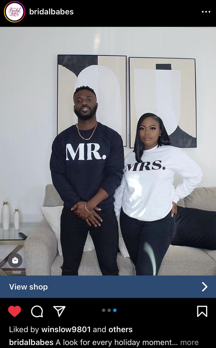 Couples Matching Outfits Swag, Couples Clothes, Cute Couple Shirts, Mrs Sweatshirt, Black Love Couples, Matching Couple Outfits, Honeymoons, Photo Couple, Couple Outfits