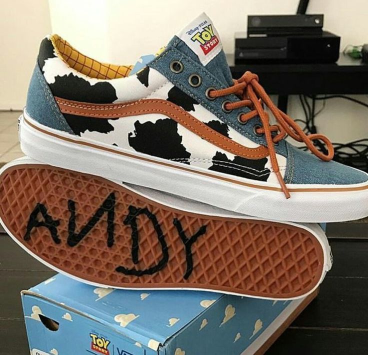 Toy Story Vans Vans Sk8 Hi Custom, Vans Toy Story, The It Girls, Vans Shoes Women, It Girls, Custom Vans, Swag Shoes, Only Shoes, Surf Style