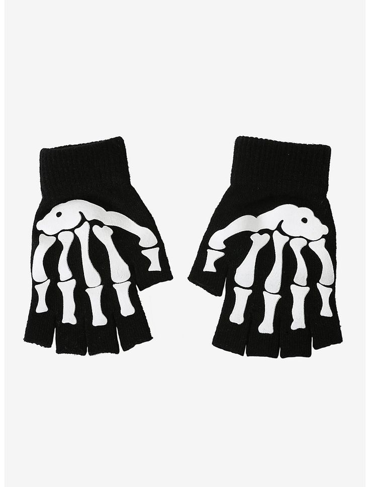 Black Fingerless Gloves, Alt Aesthetic, Classic Halloween Costumes, Png Clothes, Estilo Grunge, Fairy Grunge, Emo Outfits, Emo Scene, Swaggy Outfits