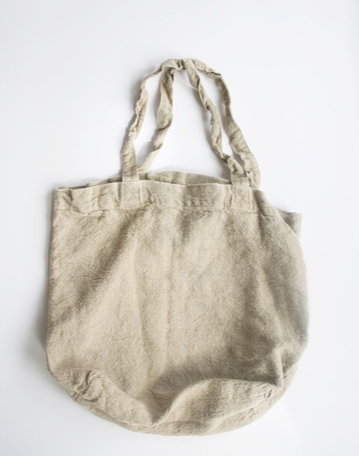 Raw linen tote bag from Maison Masarin. The texture obtained by washing gives it both a softness and a roughness, specific to this fiber. Perfect for everyday use. 13.75" x 15.75" Linen Tote Bag, Stationery Accessories, Book Stationery, Jewelry Sales, Face And Body, Ring Earrings, Chalk, Shop Design, Lookbook