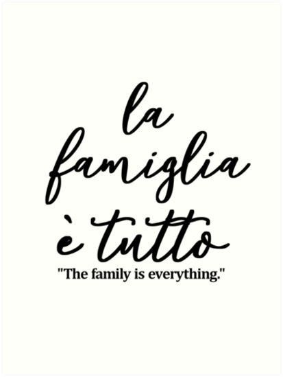 the words la famigliia e'atto are written in black ink