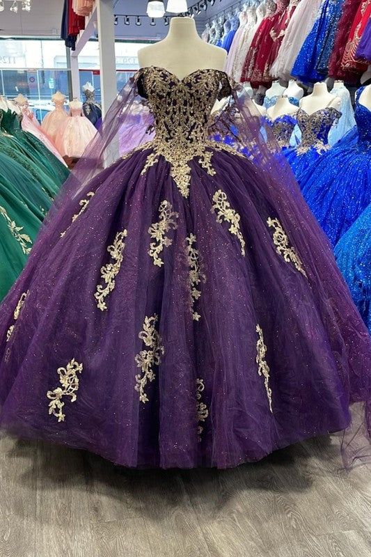 Masquerade Sweet 16 Dresses, Dark Purple Dress Quinceanera, Masquerade Sweet 16 Ideas Dresses, Purple And Gold Ball Gown, Purple And Black Quinceanera Dresses, Sweet 16 Purple Dresses, Plum Quinceanera Dresses, Purple Ball Gown Princesses, Purple And Gold Quinceanera Dresses