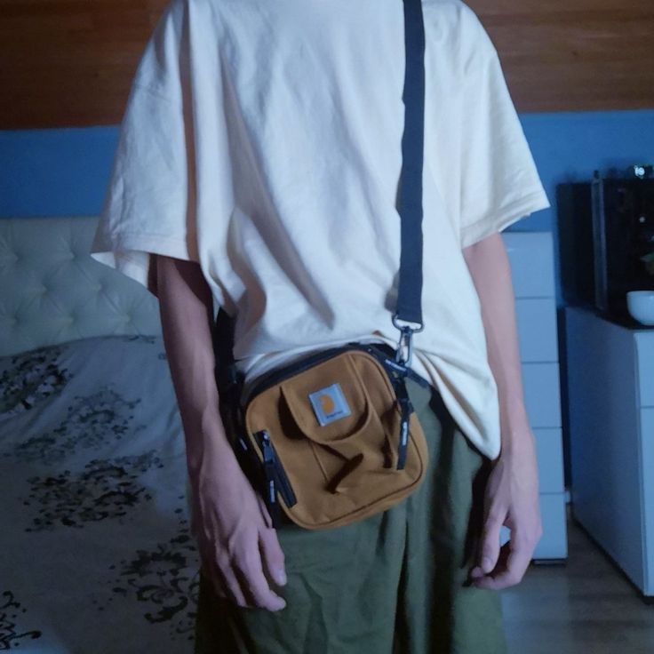 Carhartt Wip Bag, Carhartt Bag Outfit, Carhartt Sling Bag, Sling Bag Outfit, Carhartt Outfit, Carhartt Bag, Wip Bag, Gorpcore Streetwear, Bag Outfit