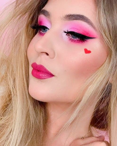 Heart Under Eye Makeup, Hearts On Cheeks Makeup, Pink Costume Makeup, Candy Heart Makeup, Heart On Cheek, Valentine’s Day Make Up, Valentine’s Day Make Up Looks, Pink Heart Makeup, Harry Styles Makeup