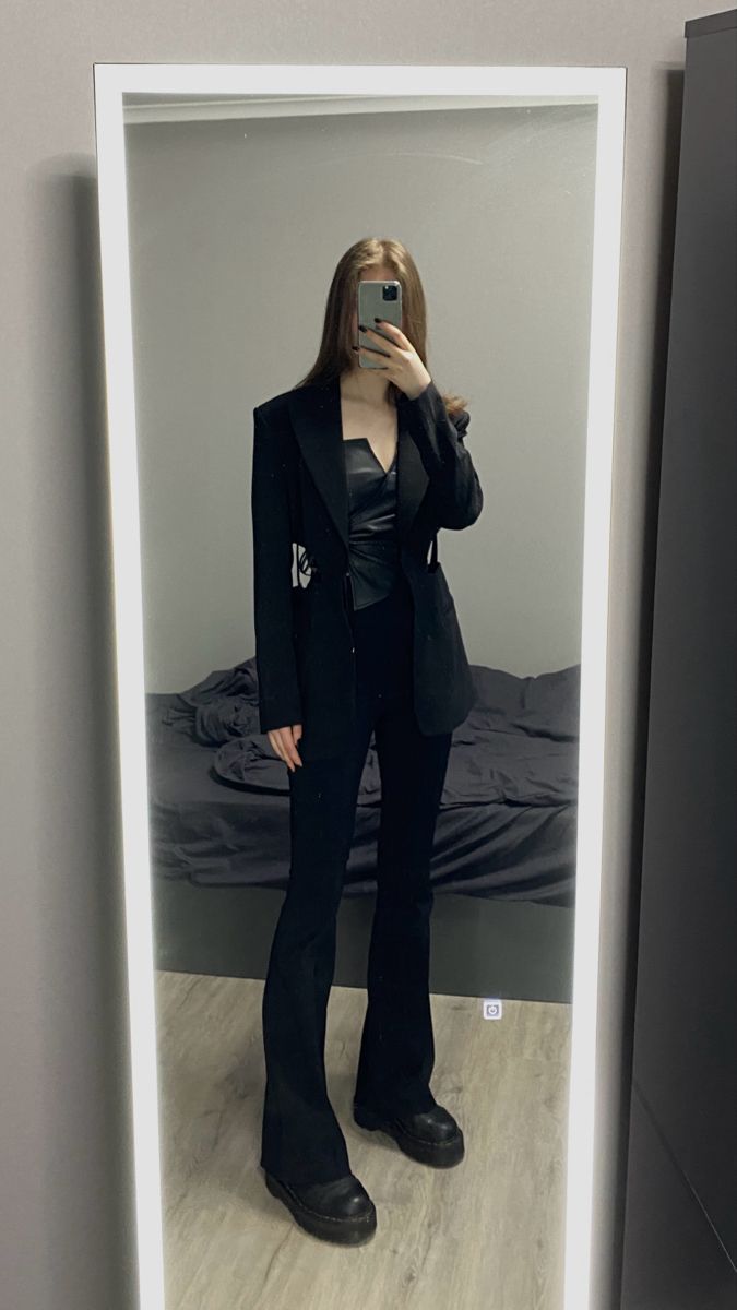 black outfit, black jacket, flared trousers, Dr martens Flared Trousers Outfit, Black Trousers Outfit, Black Flares, 2023 Aesthetic, Trousers Outfit, Outfit 2023, Trouser Outfit, Flared Trousers, Outfit Black