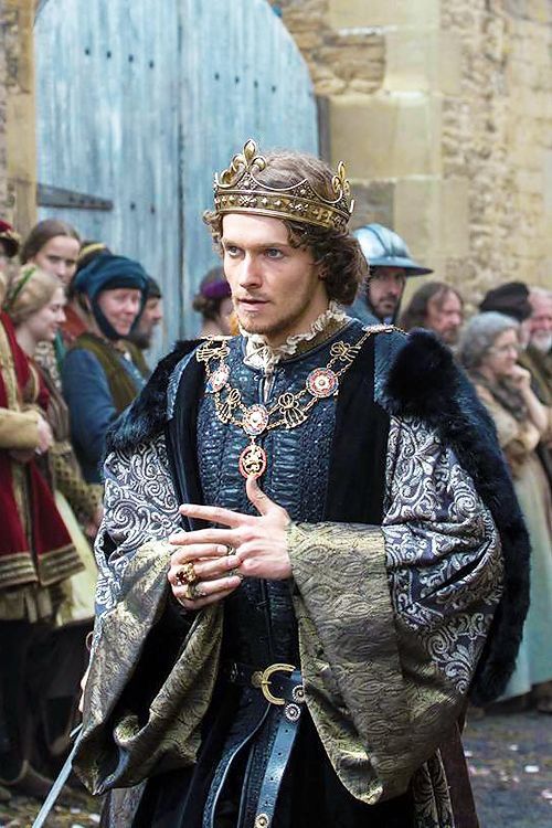 Gwrtheyrn casual Jacob Collins Levy, Jacob Collins, The White Princess, Medieval Costume, White Princess, Manama, Costume Drama, Medieval Clothing, Fantasy Costumes